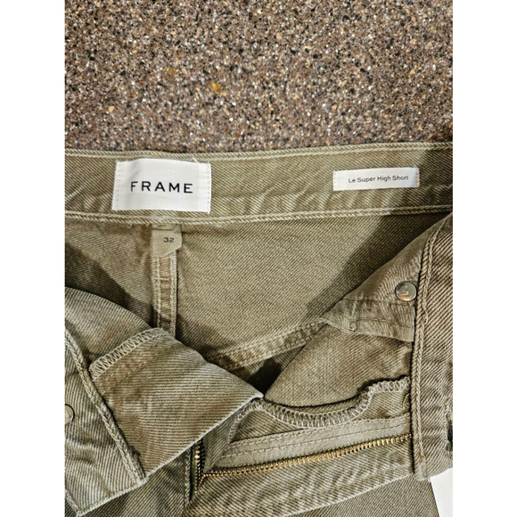 Women's FRAME le super high Shorts in Green size 32 - Picture 3 of 3